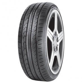 Neumático para auto o camioneta ONYX  95W XL NY-901 215/50 Aro R17