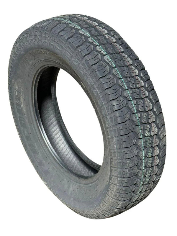 Neumático para auto o camioneta TRACMAX 100H X-privilo AT01 215/70 Aro R16