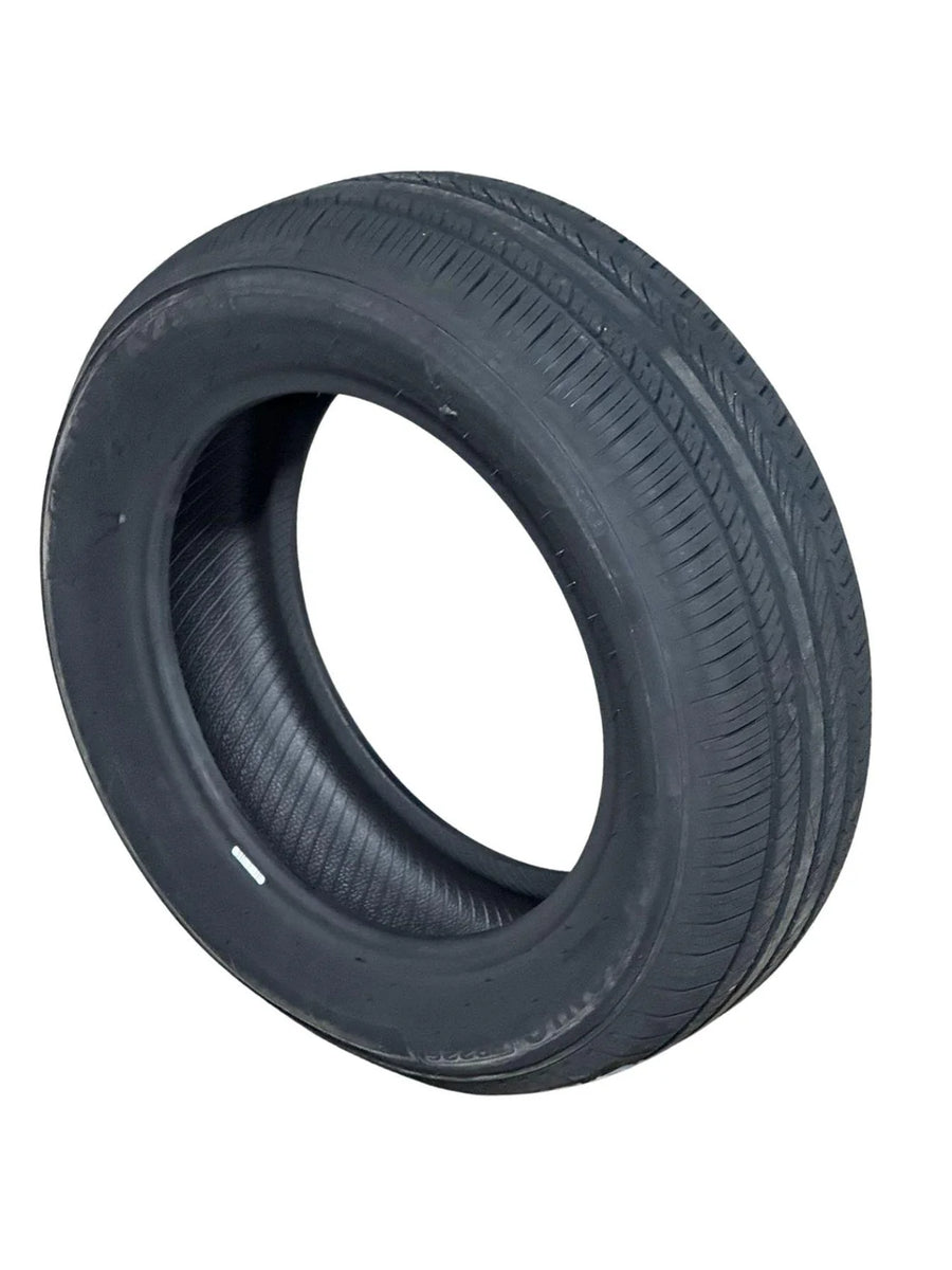 Neumático para auto o camioneta SUNNY np226 185/60 Aro R14