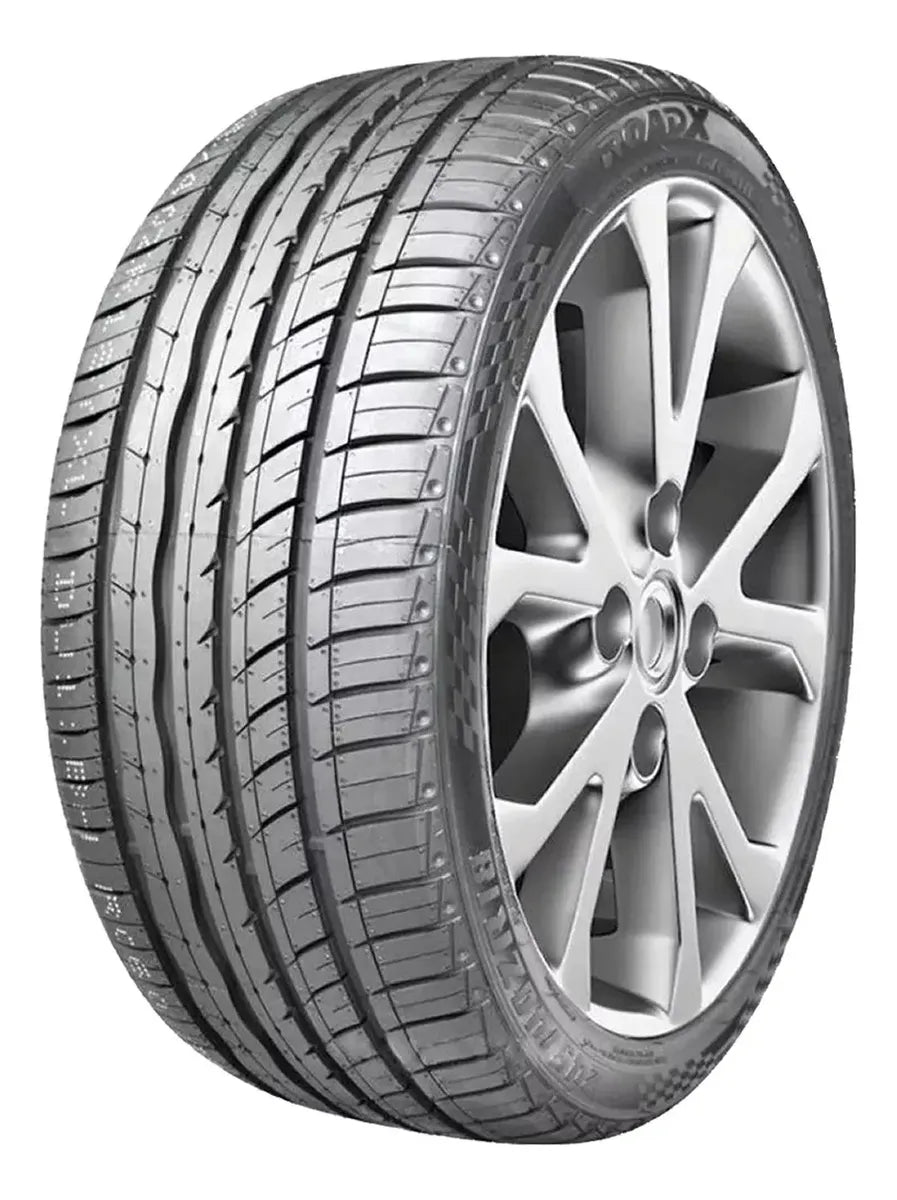 Neumático para auto o camioneta TRACMAX PCR XL 102Y HT TRACMAX XPRIVILO TX3 245/45 Aro R19