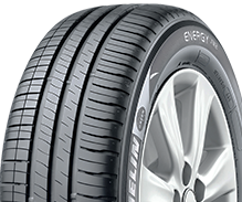 Neumático para auto o camioneta GOODRIDE 96H SP-06 215/65 Aro R15